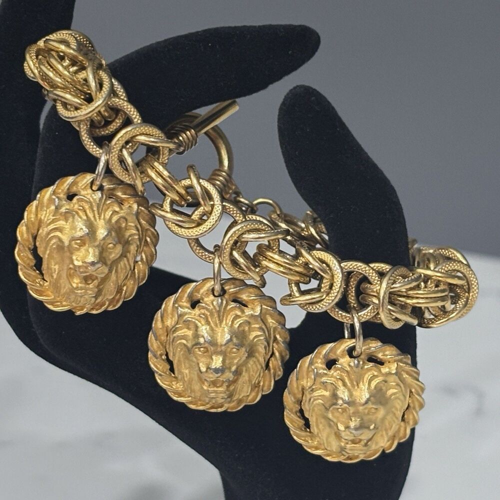 Vintage Lion Head Charm Bracelet Gold Tone Chunky Textured Statement 6.75"
